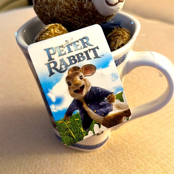 Peter Rabbit Mug & Plush - Picture 3 of 4